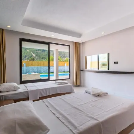 Luxurious Villa With Private Pool And Jacuzzi In Kas, Antalya *