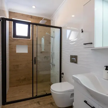 Villa Luxurious Villa With Private Pool And Jacuzzi In Kas, Antalya