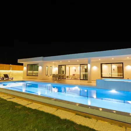 Luxurious Villa With Private Pool And Jacuzzi In Kas, Antalya * Sarıbelen